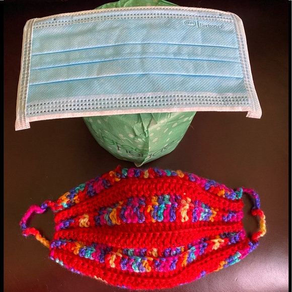 Hand-knitted Face Mask - Picture 7 of 9